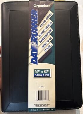 New Vtg 2005 DayRunner Black Organizer Planner 3-Ring 7-Hole 5.5x8.5 Zipper